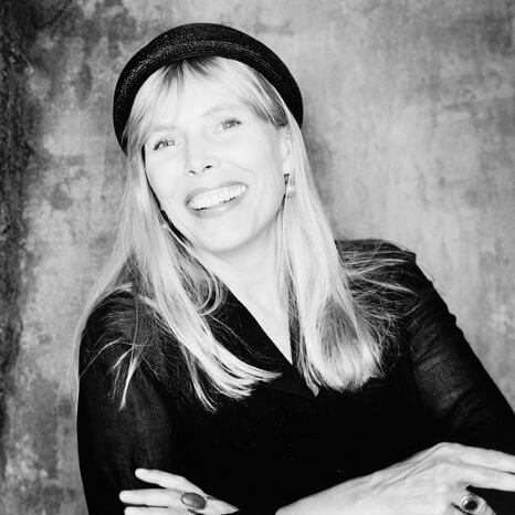 Joni Mitchell's 80s: how the Canadian songwriter became a fearless,  futurist auteur, Music